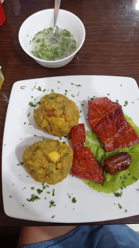 GOLDEN Pollos y Parrillas
