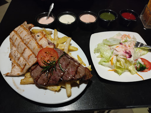 Pollos y Parrillas Gustof Sede El Tambo Huancayo
