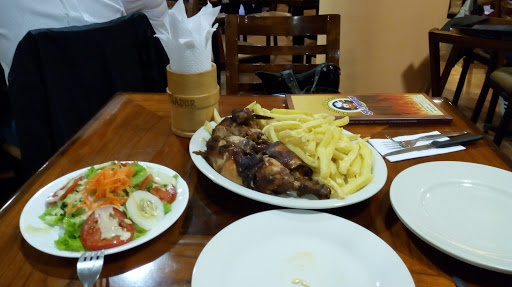Pollos y Parrilladas El Leñador