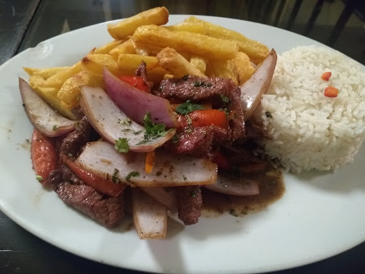 ATTOS RESTAURANTE, POLLOS Y PARRILLAS